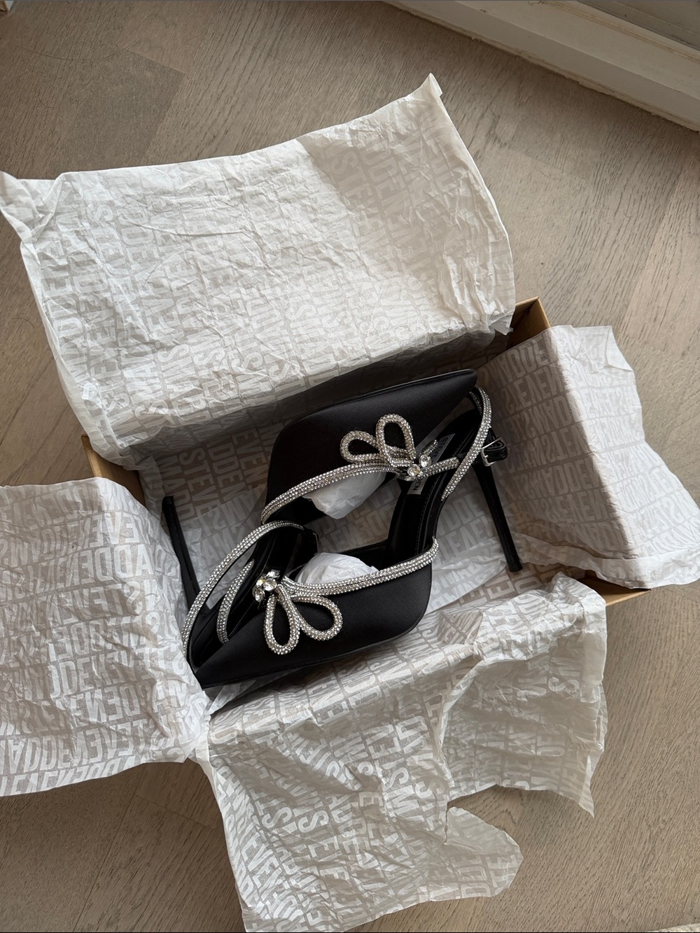 Steve Madden Bow Pumps